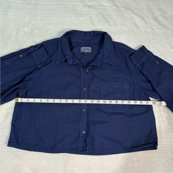 Universal Thread Blue Blouse Relaxed Fit Lightweight - Picture 2 of 6